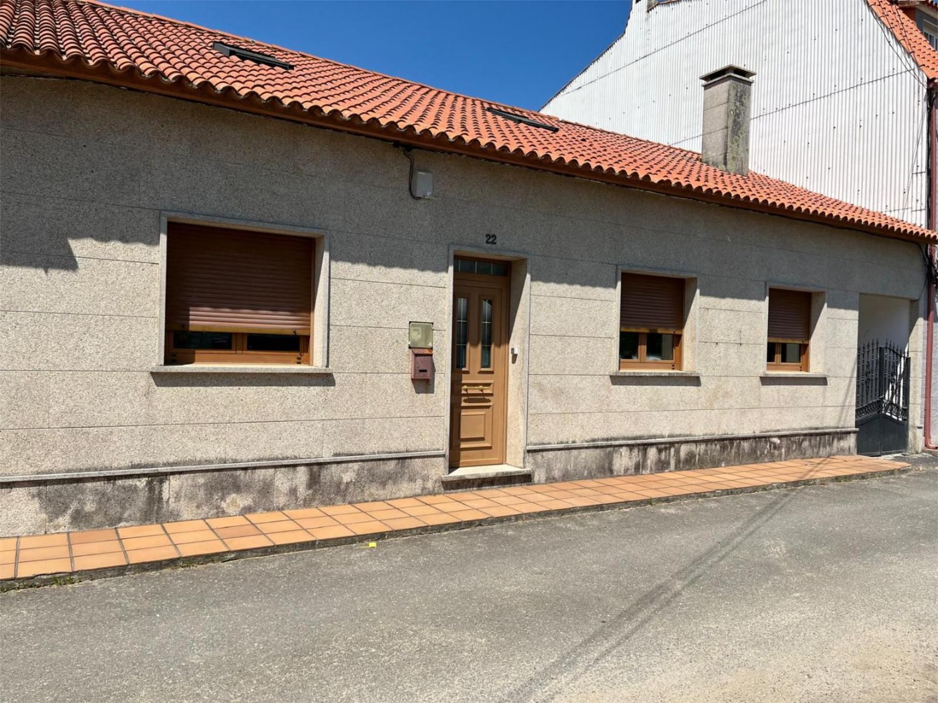Exterior view of Single-family semi-detached for sale in Vilagarcía de Arousa