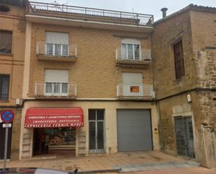 Vista exterior de Pis en venda en Ayerbe amb Terrassa i Balcó