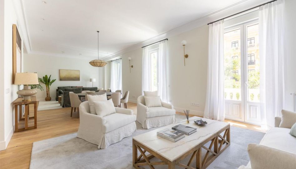 Piso en venta en Calle de Santa Engracia, 4, Almagro, Madrid Capital - imagen 1 Foto 1 de Piso en venta en Calle de Santa Engracia, 4, Almagro, Madrid Capital