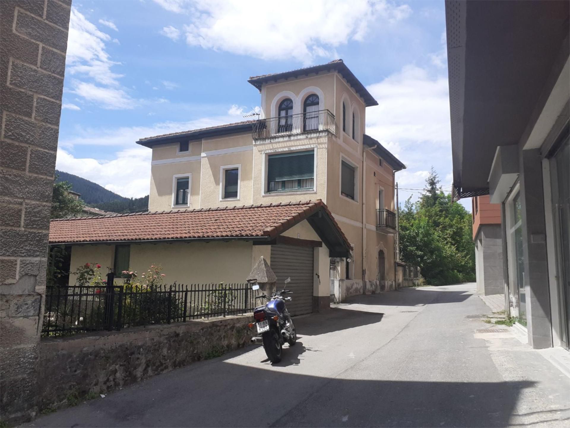Exterior view of House or chalet for sale in Gordexola  with Heating, Private garden and Storage room