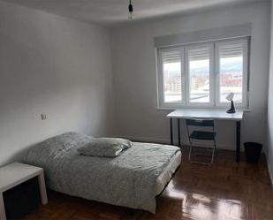 Bedroom of Flat to share in Oviedo 