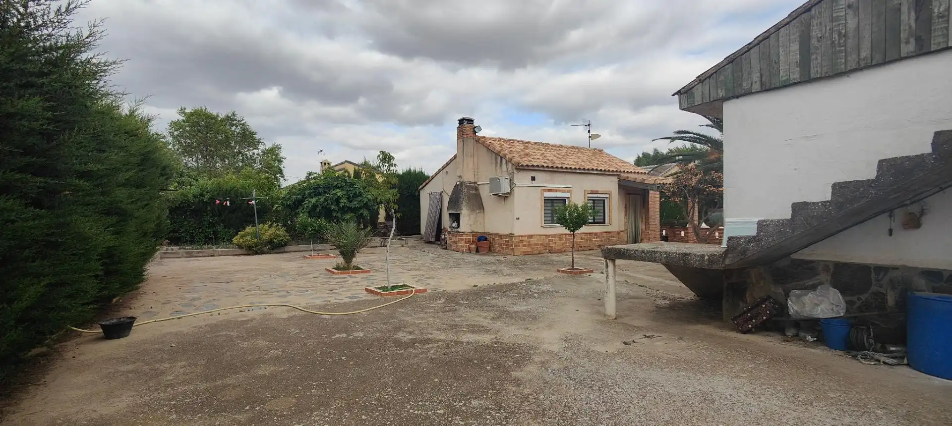 Finca rústica en venta en CM-4120, 19, Villarrubia de los Ojos Vista exterior de Finca rústica en venta en Villarrubia de los Ojos con Aire acondicionado, Calefacción y Jardín privado
