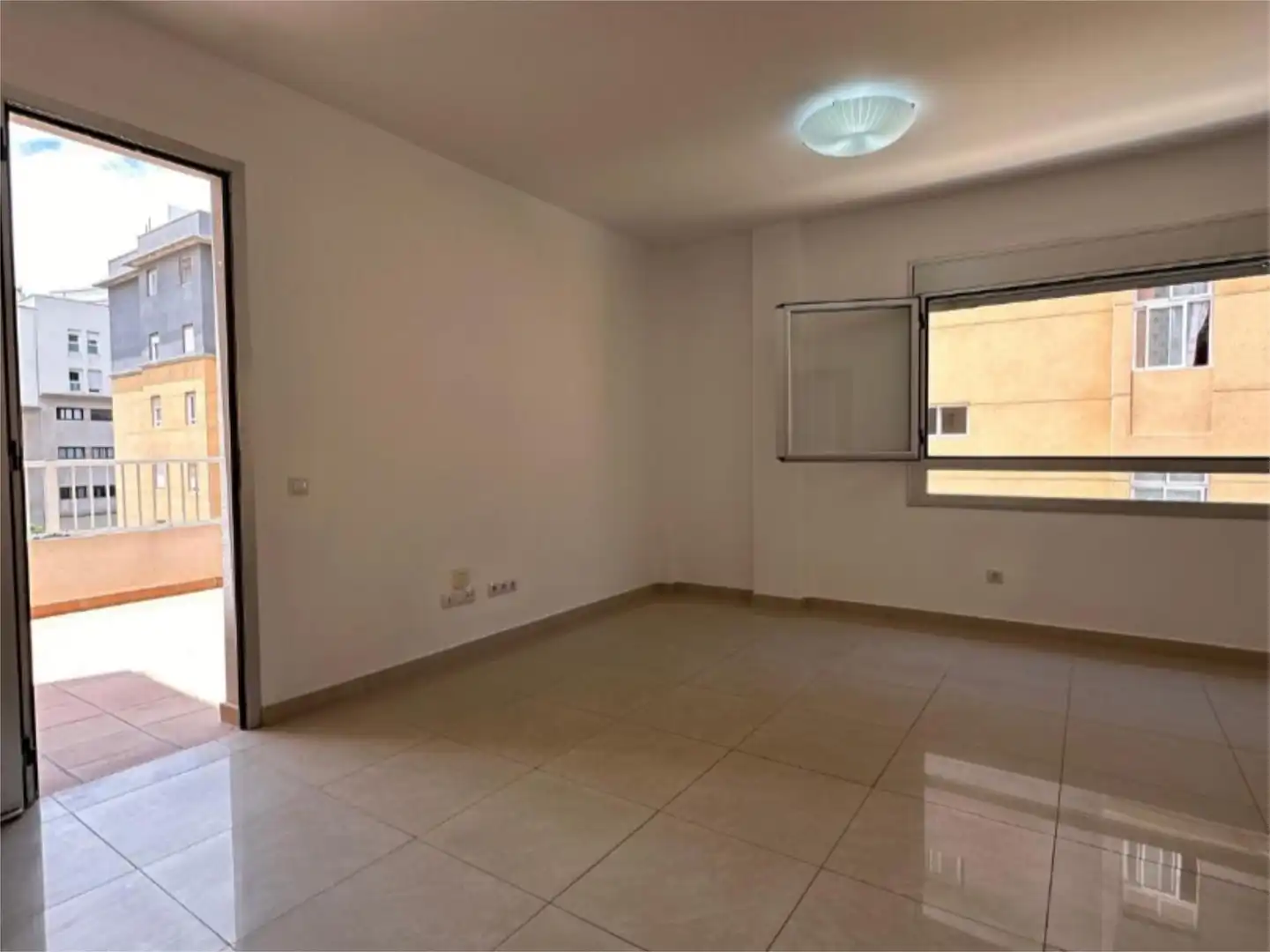 Pis en venda a Calle Lomo la Plana, 4, Siete Palmas Dormitori de Pis en venda en Las Palmas de Gran Canaria amb Aire condicionat, Terrassa i Balcó