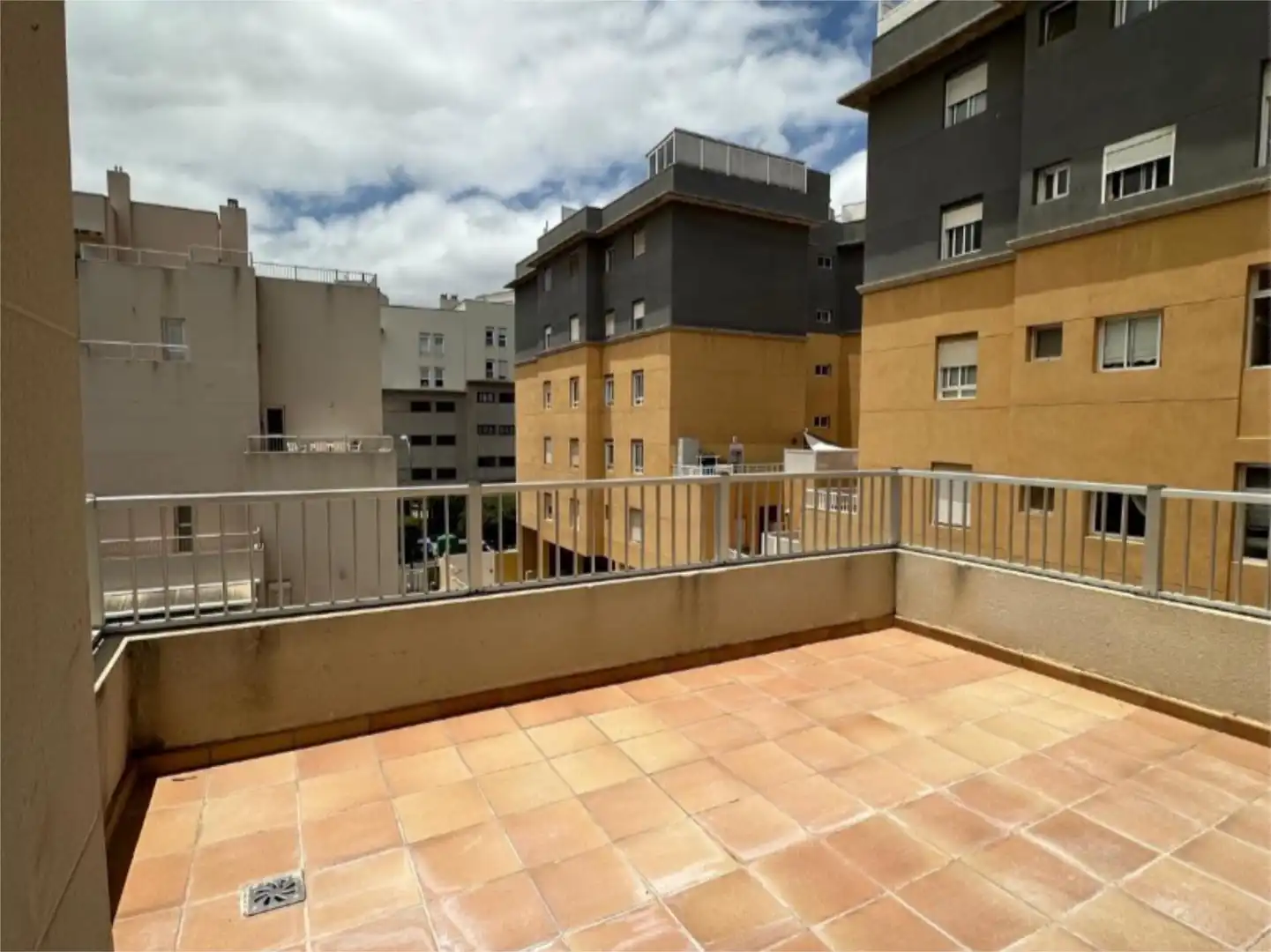 Pis en venda a Calle Lomo la Plana, 4, Siete Palmas Terrassa de Pis en venda en Las Palmas de Gran Canaria amb Aire condicionat, Terrassa i Balcó