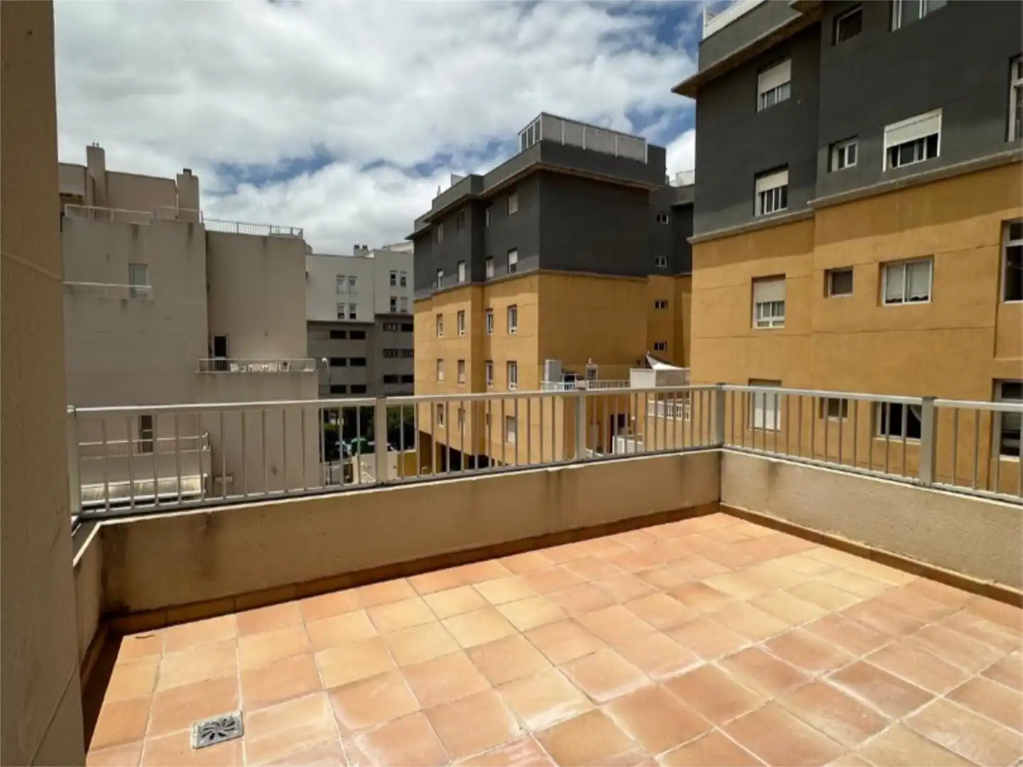 Pis en venda a Calle Lomo la Plana, 4, Siete Palmas Terrassa de Pis en venda en Las Palmas de Gran Canaria amb Aire condicionat, Terrassa i Balcó