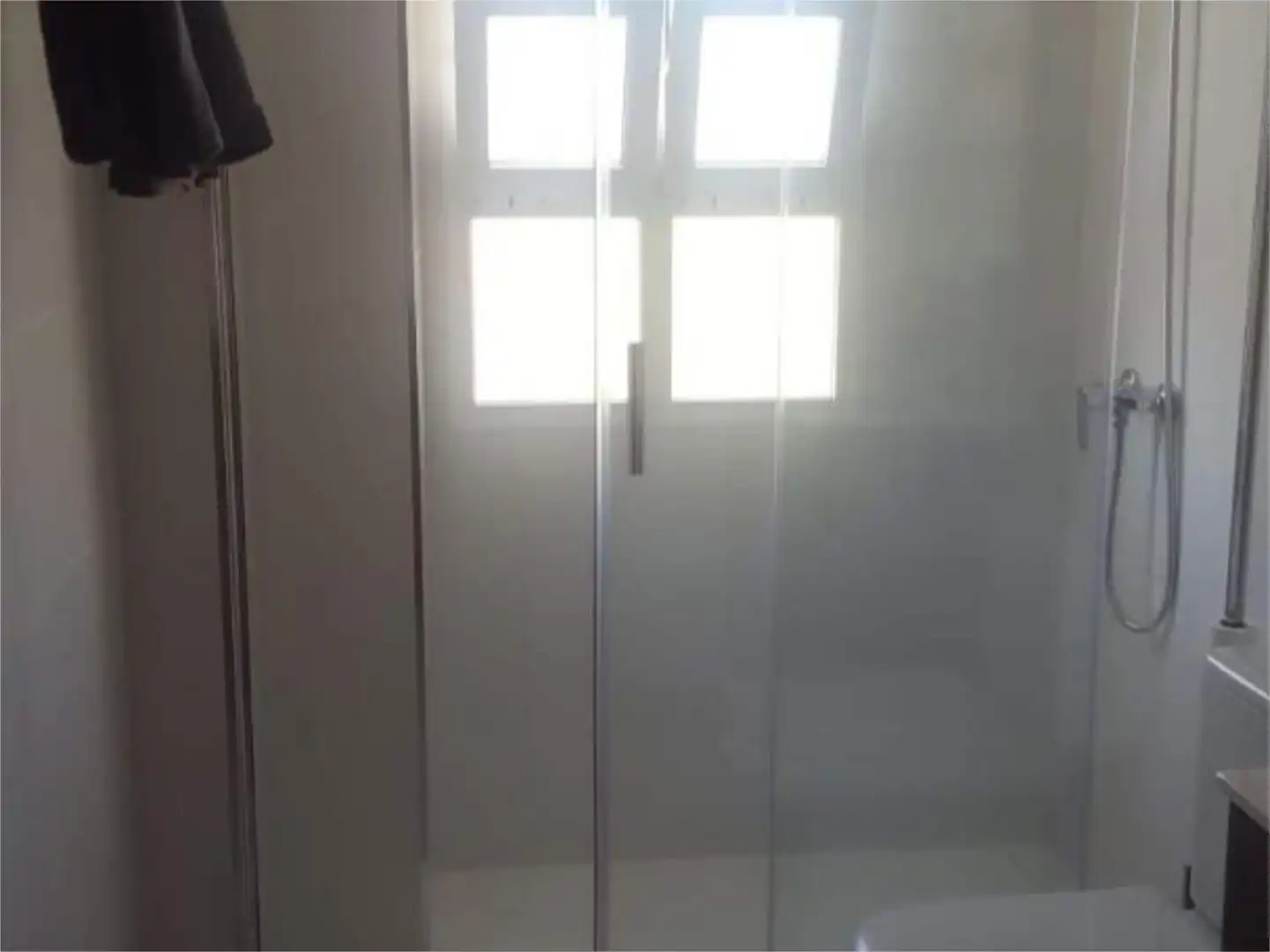 Bany de Apartament de lloguer en Alicante / Alacant amb Aire condicionat, Calefacció i Parquet