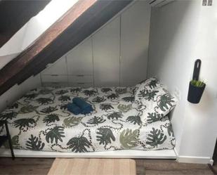 Bedroom of Attic for sale in  Madrid Capital