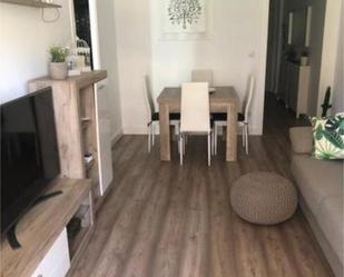 Menjador de Apartament de lloguer en Salou amb Terrassa i Piscina