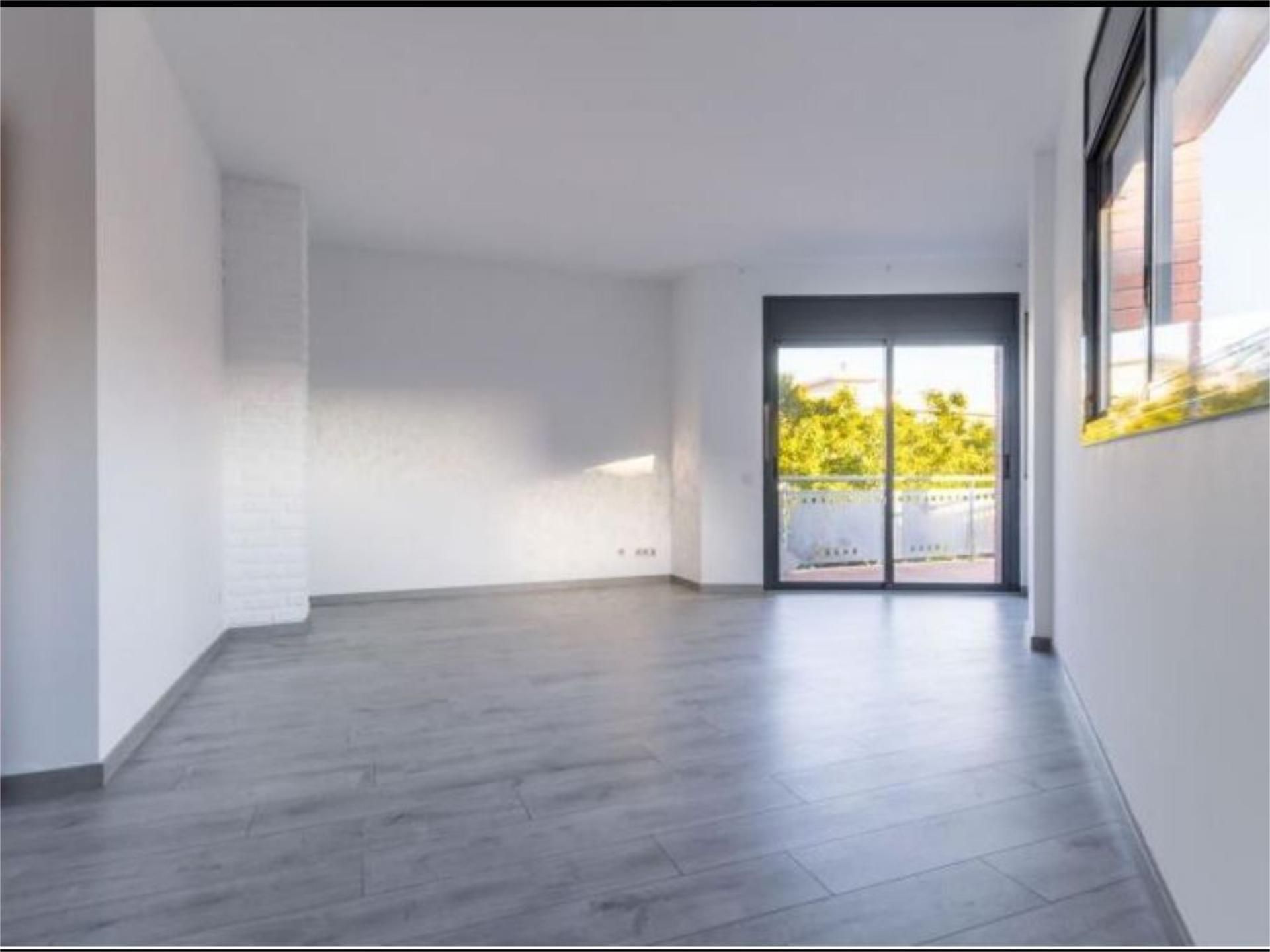 Living room of Flat for sale in Montcada i Reixac  with Air Conditioner and Balcony
