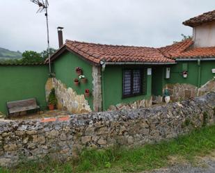 Exterior view of Single-family semi-detached for sale in Piloña