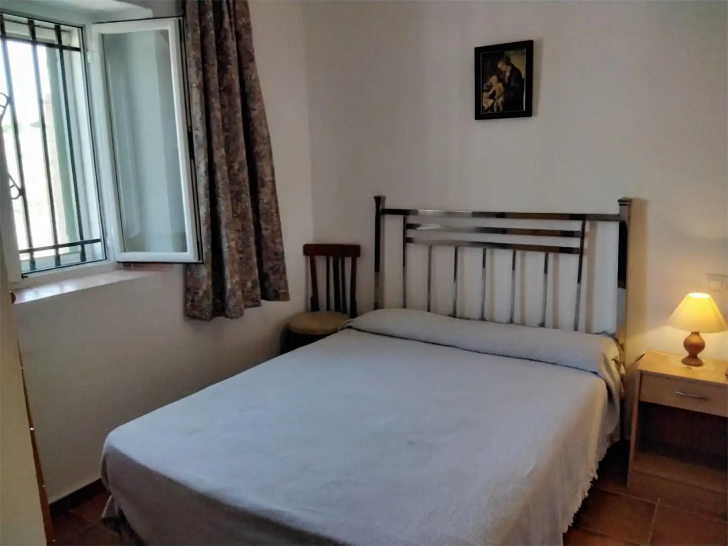 Habitación de Casa adosada en venta en Villanueva del Río y Minas con Aire acondicionado, Calefacción y Amueblado