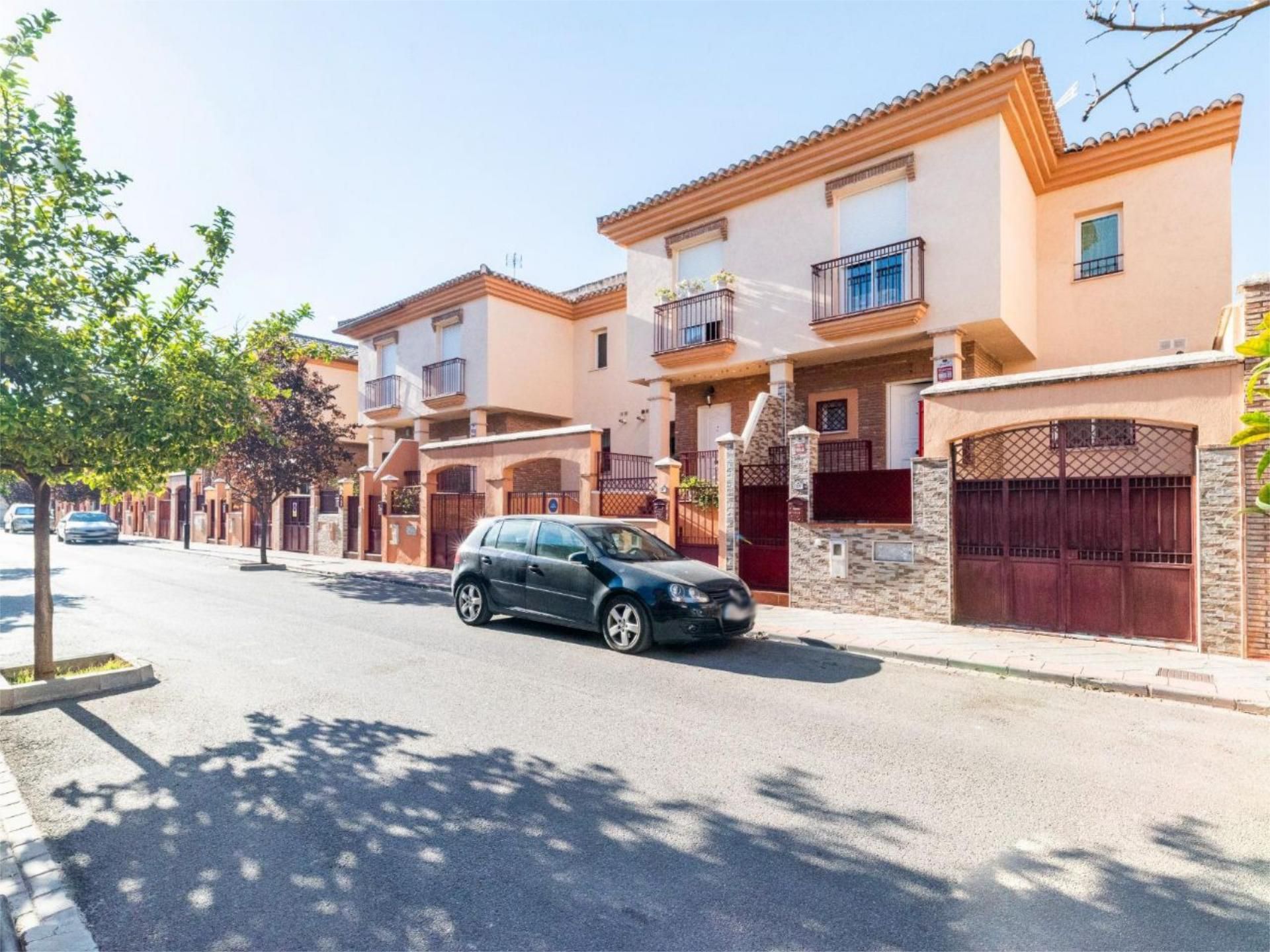 Vista exterior de Dúplex en venda en Armilla amb Calefacció, Terrassa i Traster