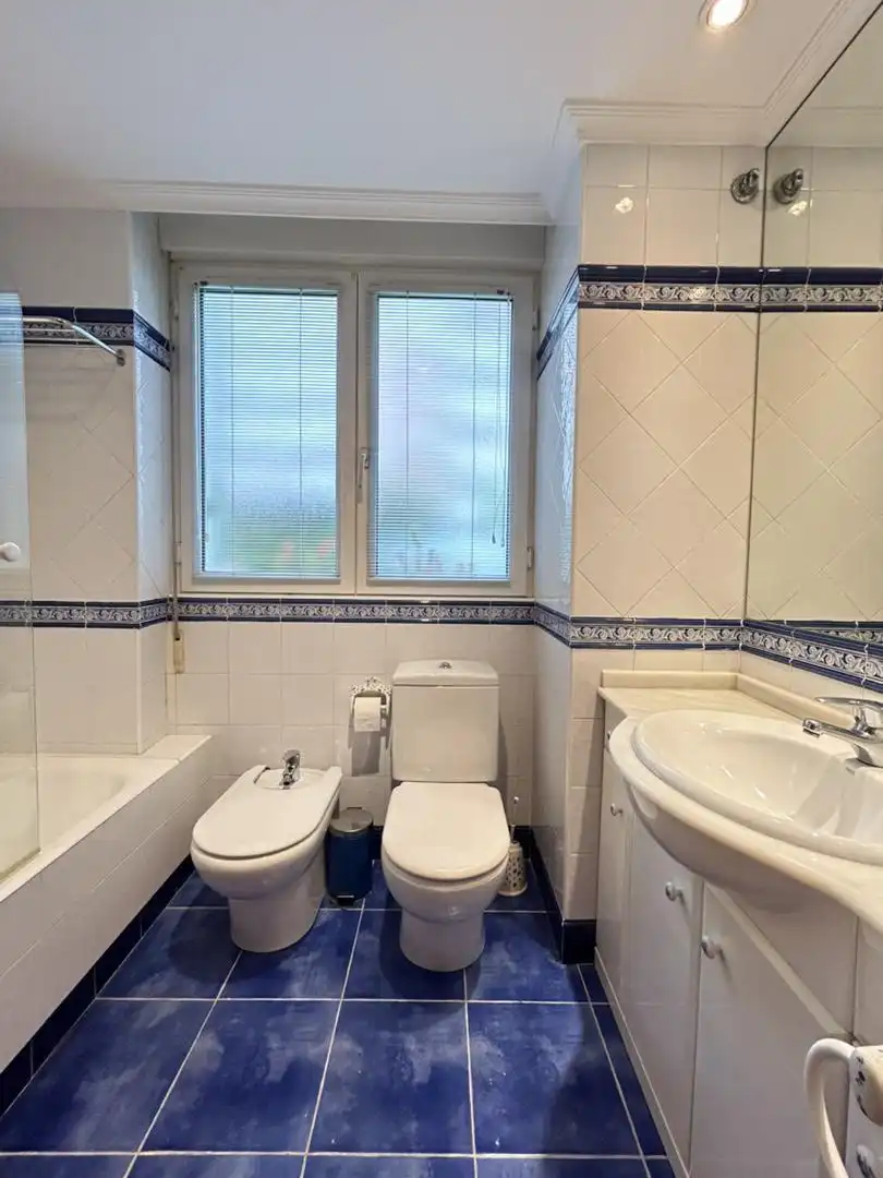 Wohnung zur Miete in Calle el Sable, 3, Playa Ostende Badezimmer von Wohnung zur Miete in Castro-Urdiales