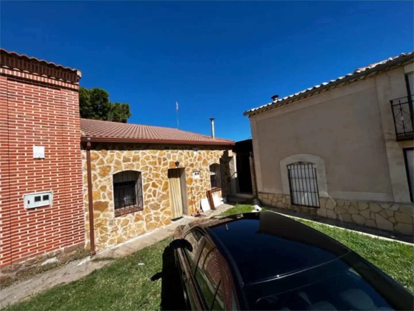Casa adosada en venta en Calle Nueva, 2, Santa María la Real de Nieva Vista exterior de Casa adosada en venta en Santa María la Real de Nieva con Calefacción, Trastero y Amueblado