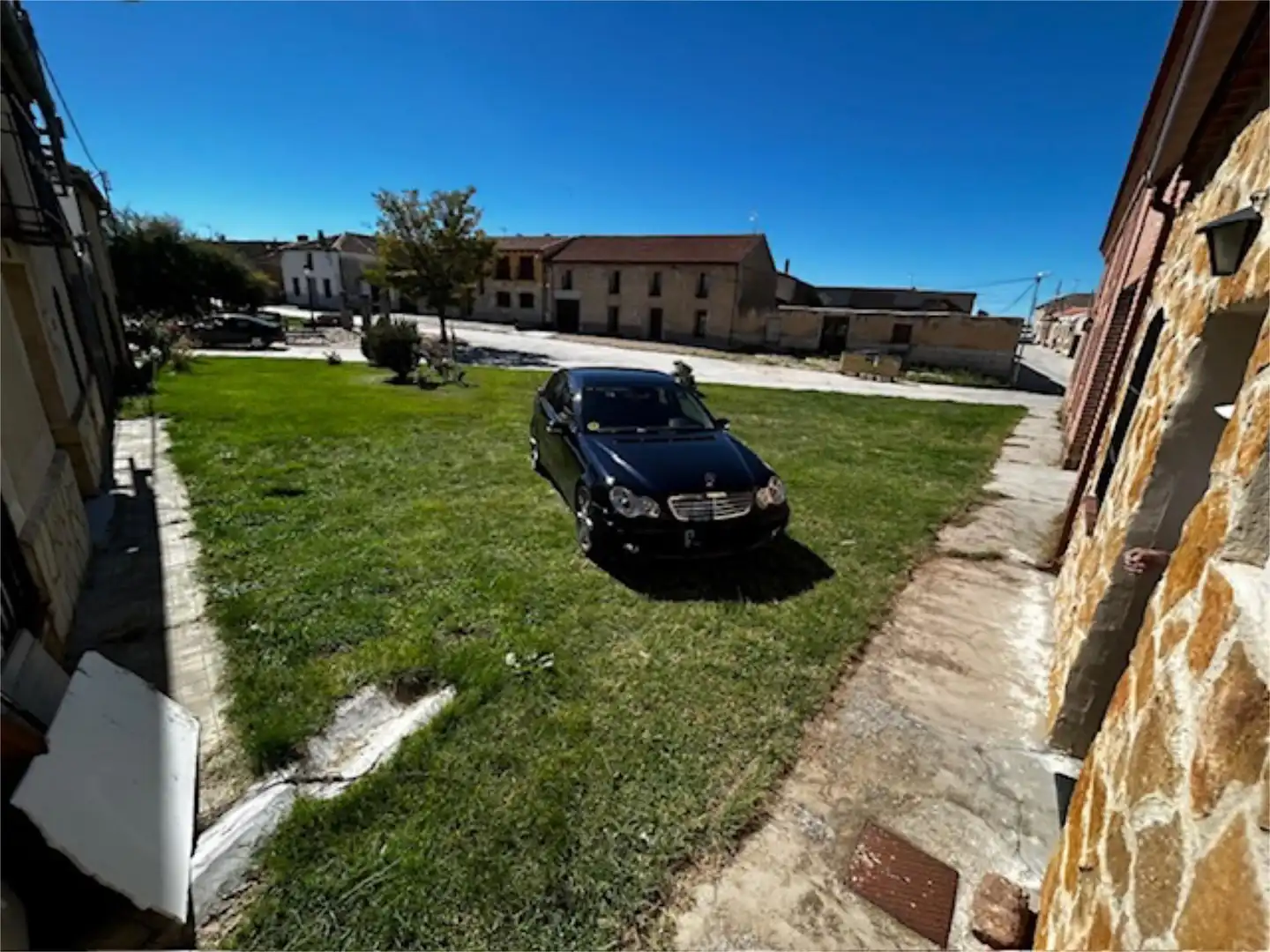 Casa adosada en venta en Calle Nueva, 2, Santa María la Real de Nieva Parking de Casa adosada en venta en Santa María la Real de Nieva con Calefacción, Trastero y Amueblado