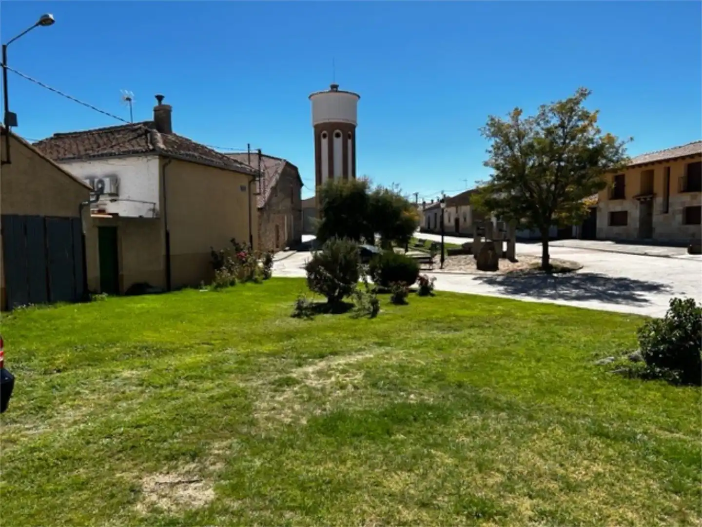 Casa adosada en venta en Calle Nueva, 2, Santa María la Real de Nieva Vista exterior de Casa adosada en venta en Santa María la Real de Nieva con Calefacción, Trastero y Amueblado