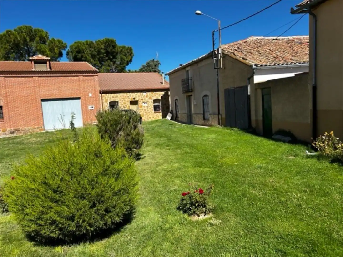 Casa adosada en venta en Calle Nueva, 2, Santa María la Real de Nieva Vista exterior de Casa adosada en venta en Santa María la Real de Nieva con Calefacción, Trastero y Amueblado
