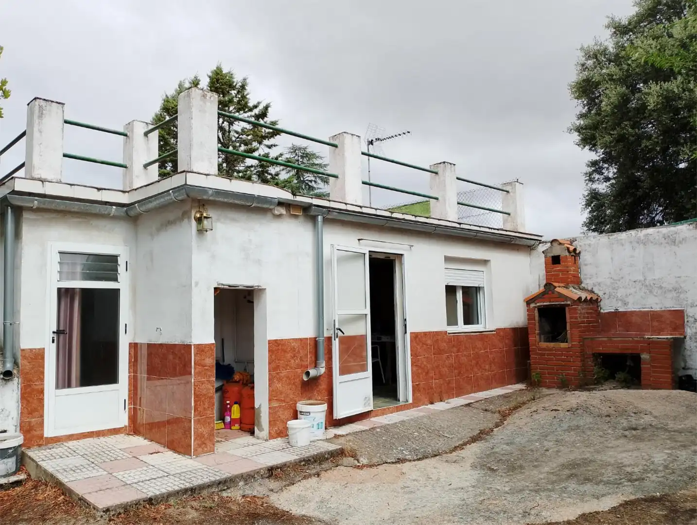 Vista exterior de Casa o chalet en venta en Malpartida de Cáceres con Terraza, Piscina y Balcón