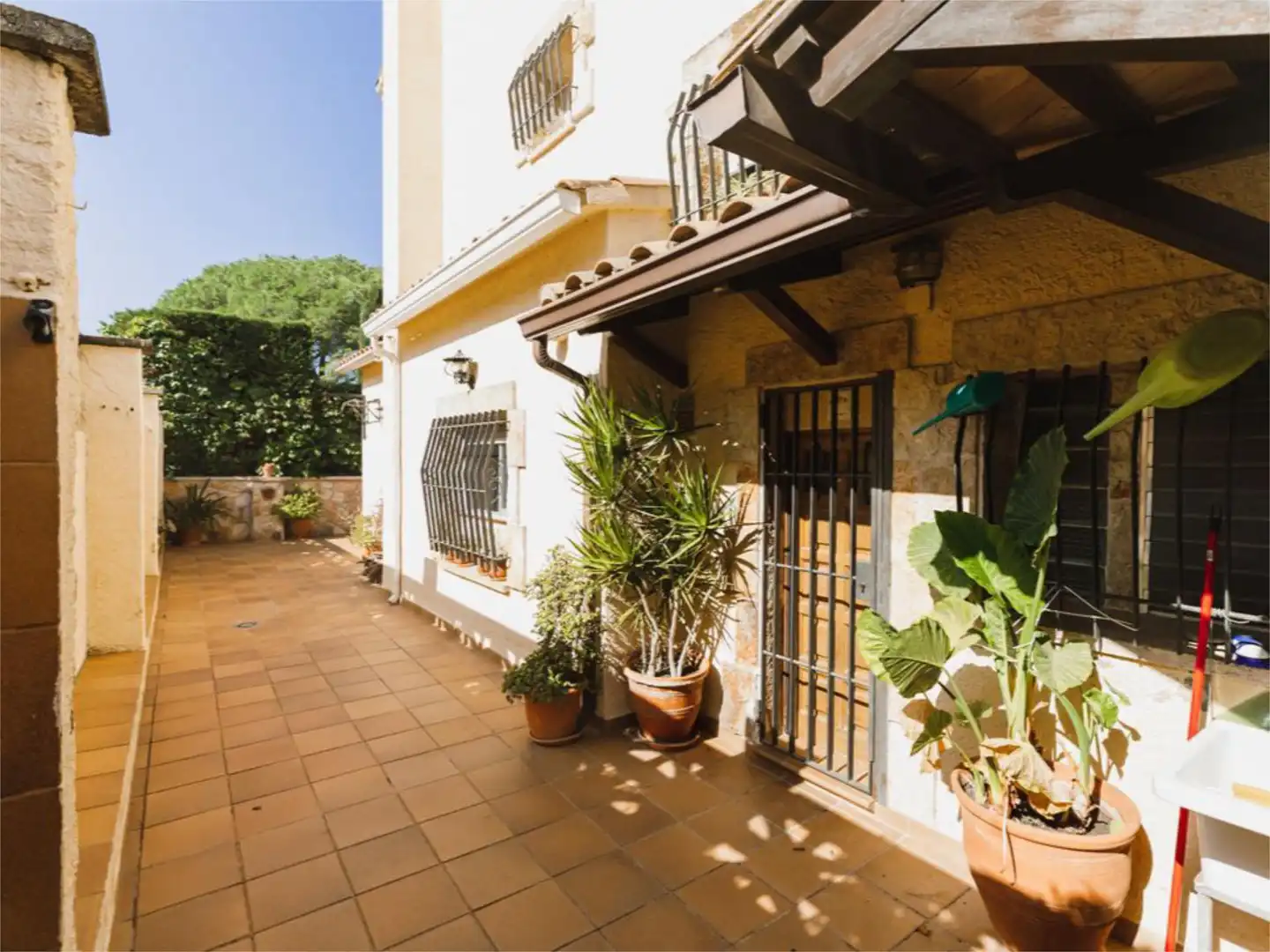 Vista exterior de Casa o chalet en venta en Castell d'Aro, Platja d'Aro i s'Agaró con Terraza y Piscina