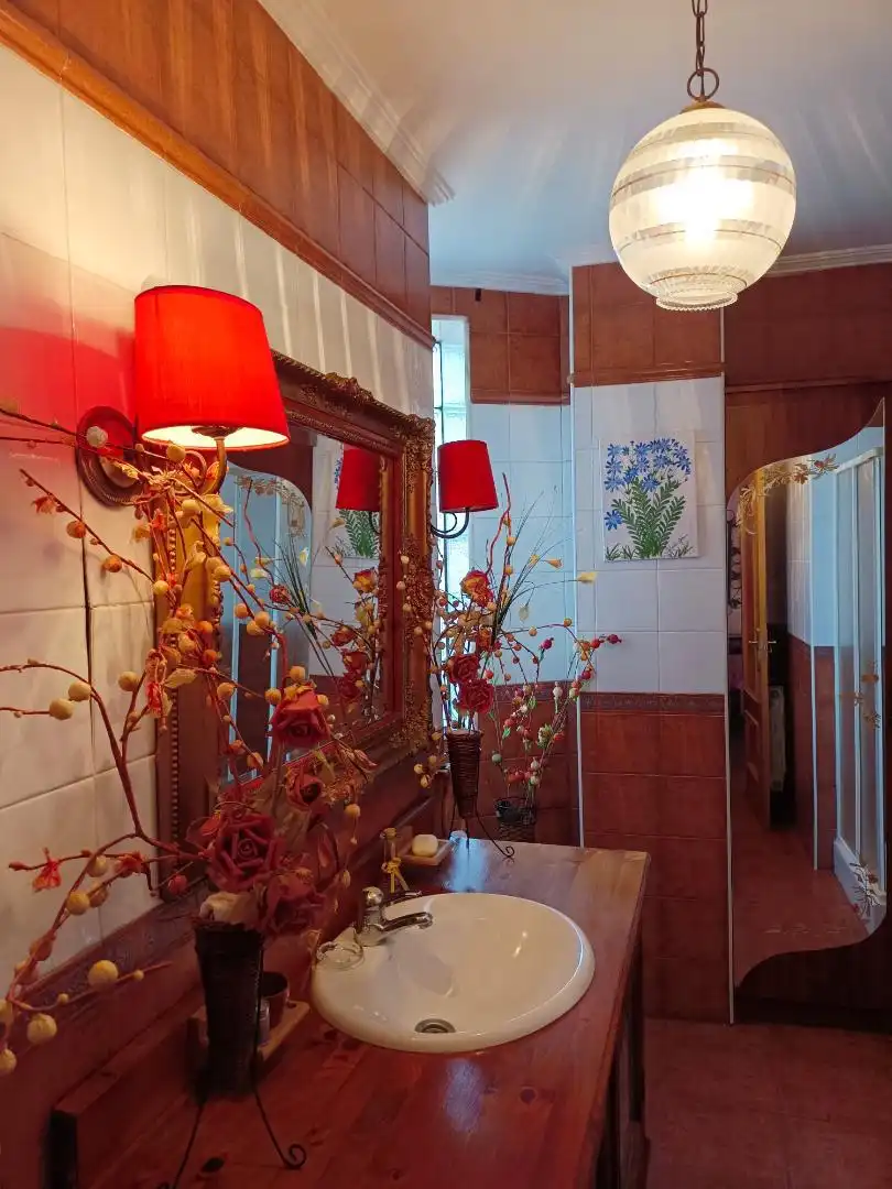 Houses for sale in Calle Reverendo Gundi, 899, Flores de Sil - La Placa Houses for sale in Ponferrada with Terrace