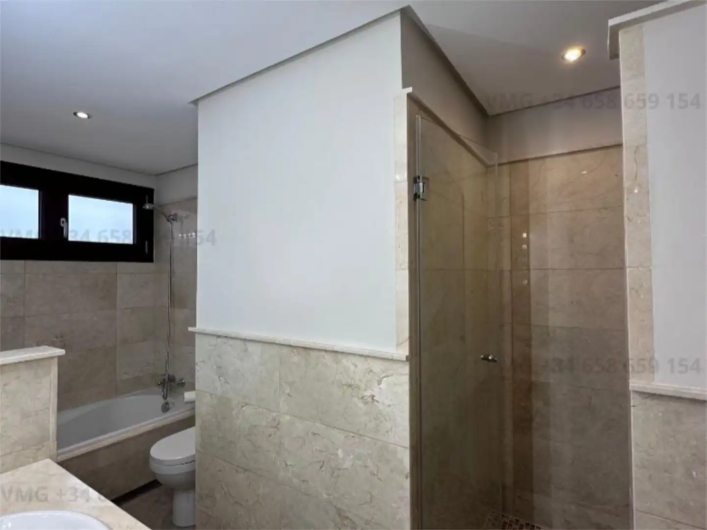 Baño de Casa o chalet en venta en Benahavís con Aire acondicionado, Terraza y Balcón