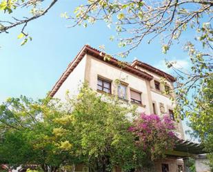 Vista exterior de Casa o xalet en venda en Colunga amb Terrassa i Balcó