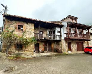 Vista exterior de Casa adosada en venda en Rionansa amb Balcó