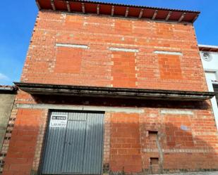 Vista exterior de Pis en venda en Siruela amb Terrassa i Balcó