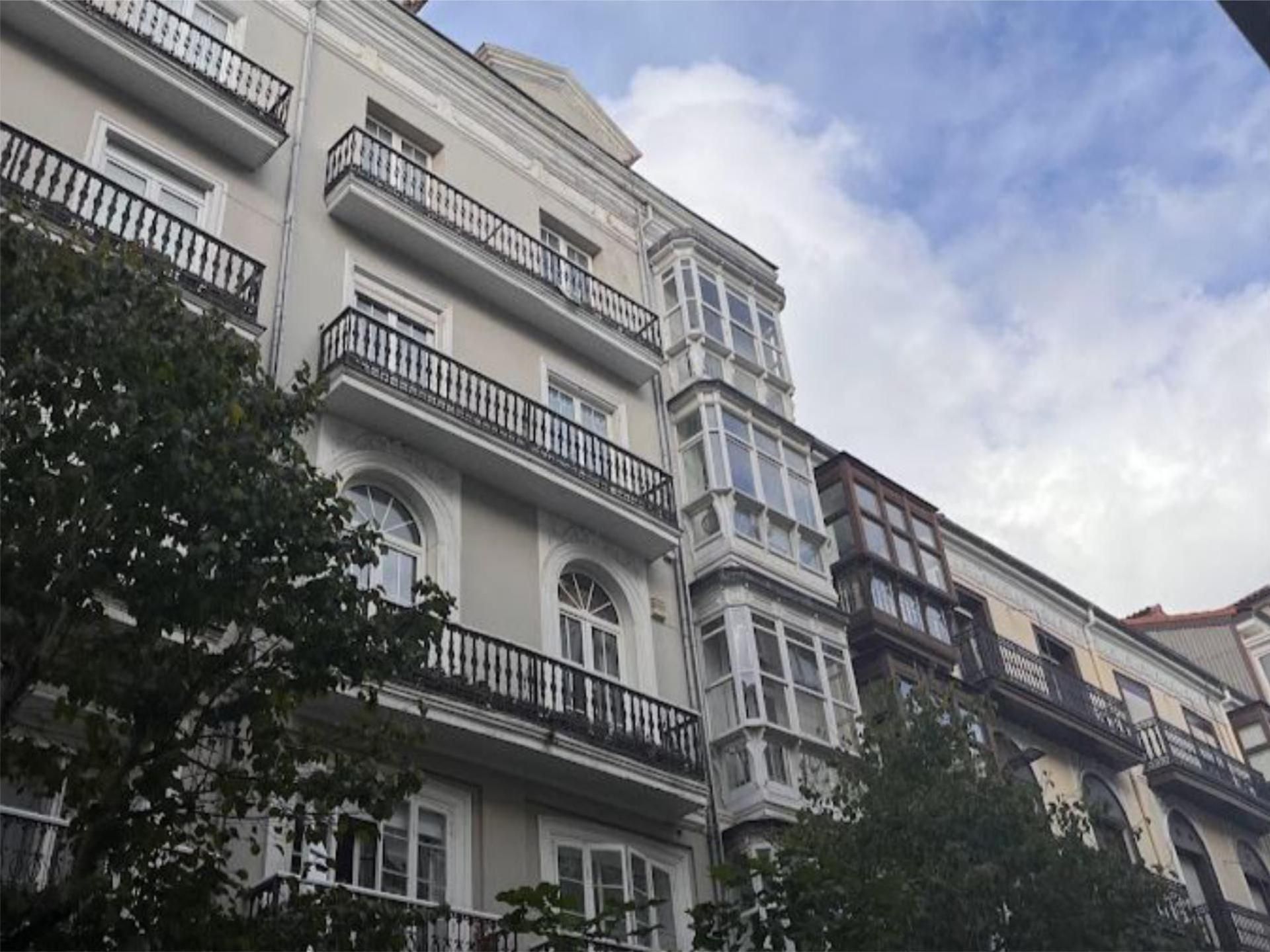 Vista exterior de Pis en venda en Santander amb Calefacció i Terrassa