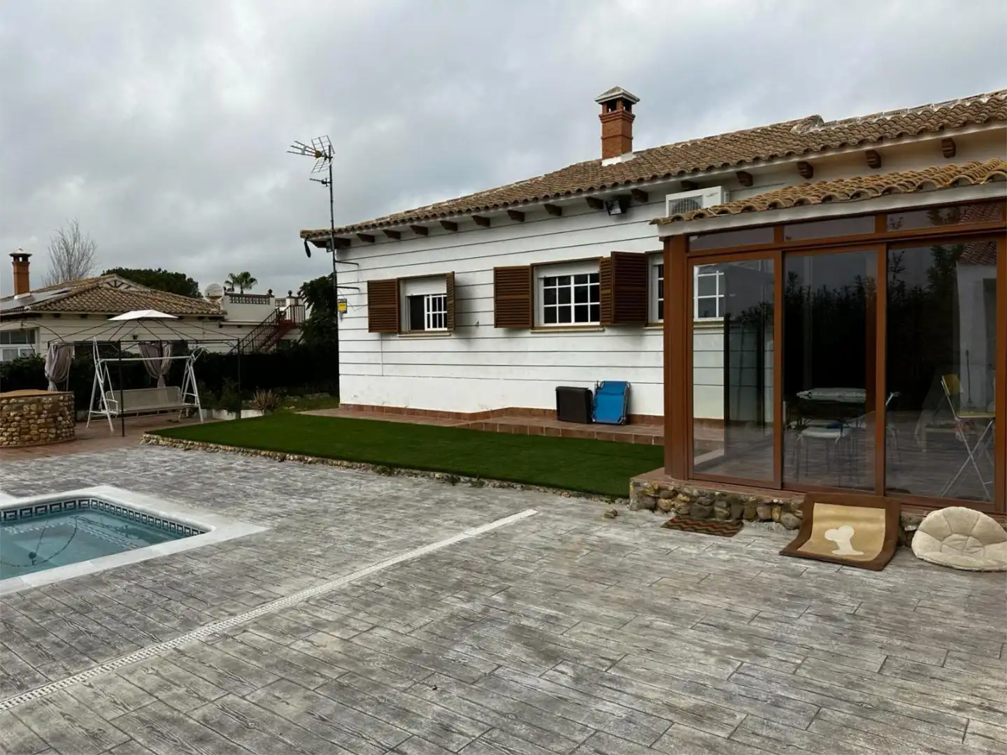 Casa o chalet en venta en Calle Ciprés, 8, Dehesa - Monacilla Jardín de Casa o chalet en venta en Aljaraque con Aire acondicionado, Terraza y Piscina
