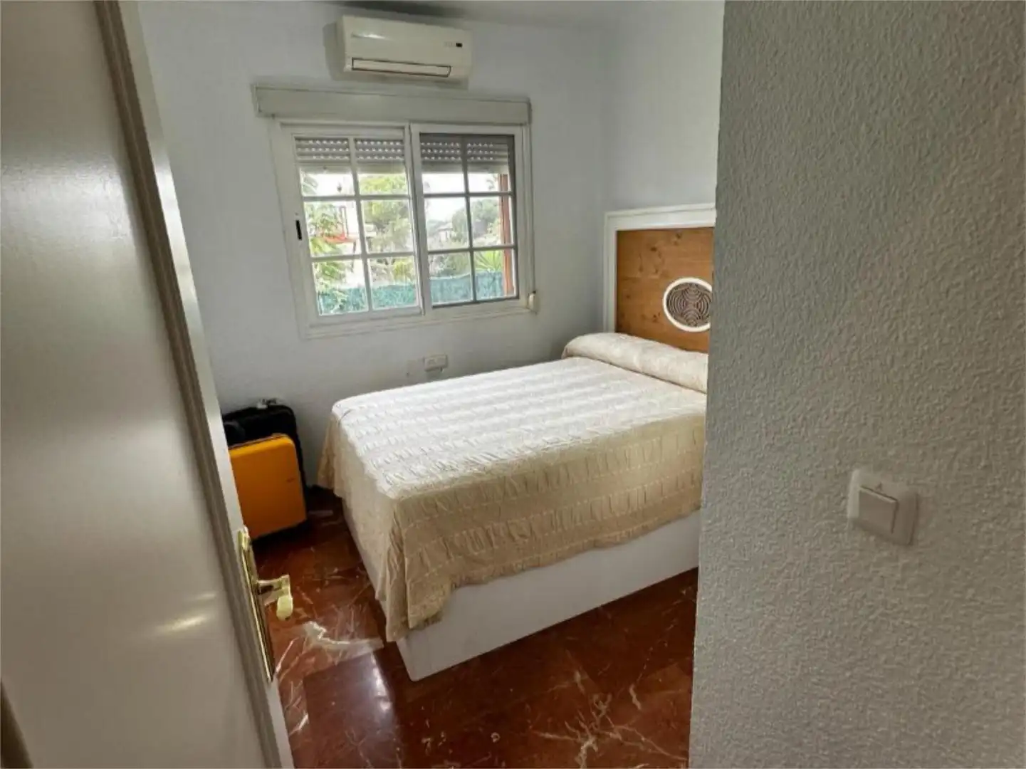 Casa o chalet en venta en Calle Ciprés, 8, Dehesa - Monacilla Habitación de Casa o chalet en venta en Aljaraque con Aire acondicionado, Terraza y Piscina