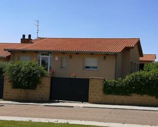 Exterior view of House or chalet for sale in Aldeatejada  with Terrace and Swimming Pool