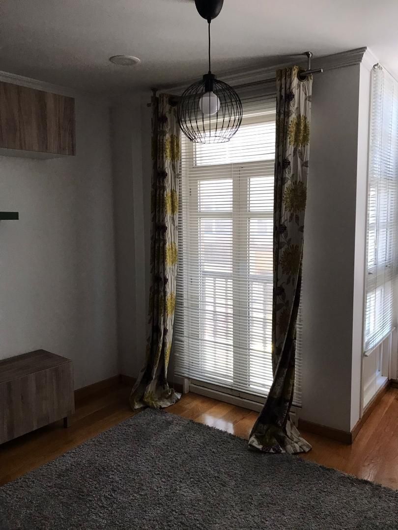 Dormitori de Pis de lloguer en A Coruña Capital  amb Calefacció, Parquet i Moblat