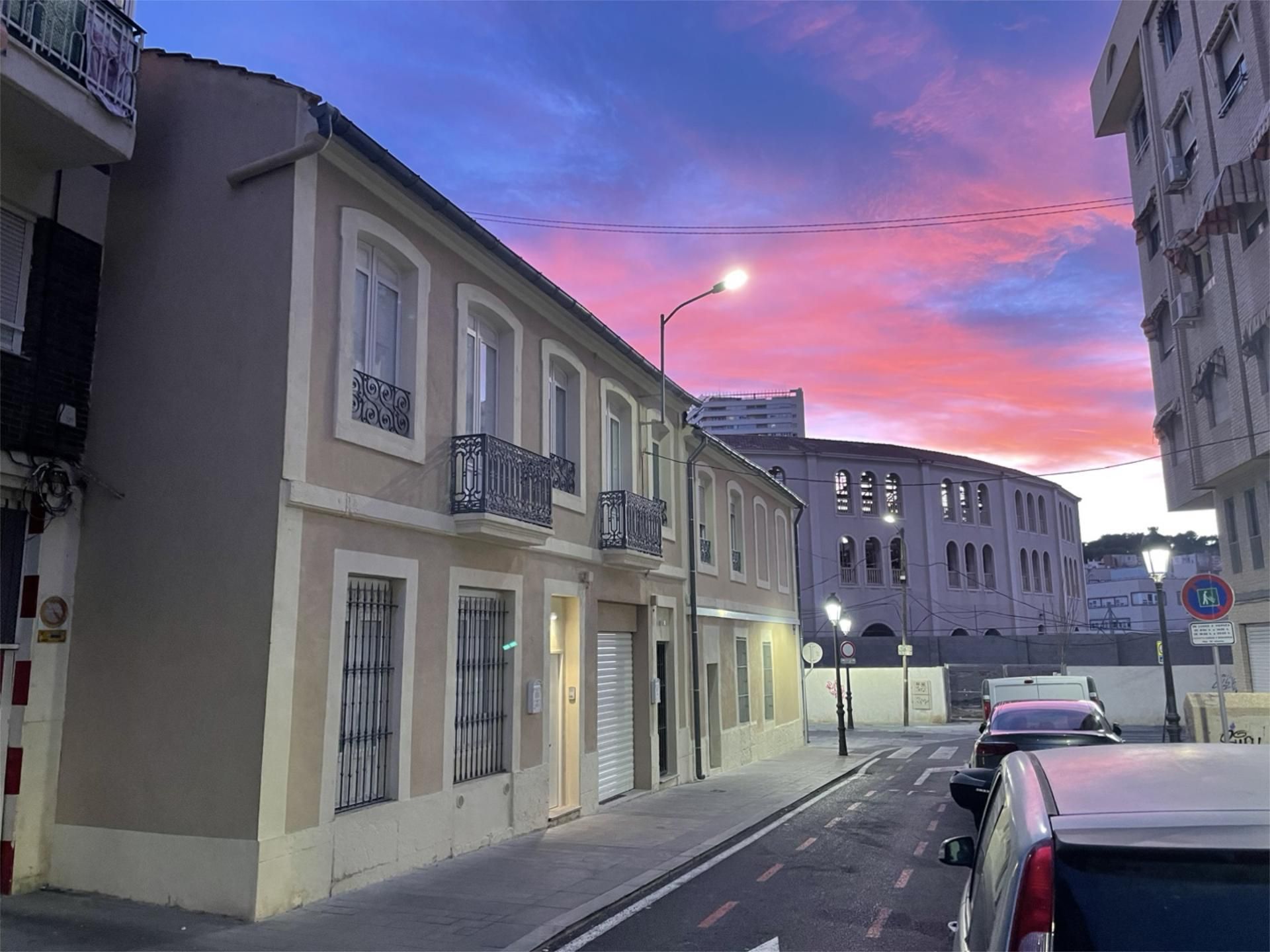 Vista exterior de Casa adosada en venda en Alicante / Alacant amb Aire condicionat, Moblat i Forn