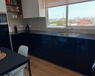 Kitchen of Flat to share in  Valencia Capital  with Air Conditioner and Balcony