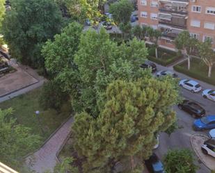 Exterior view of Flat to rent in  Madrid Capital  with Balcony