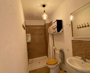 Bathroom of Flat to rent in Mogán