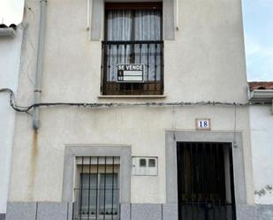 Vista exterior de Casa adosada en venda en Monroy amb Moblat