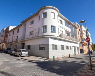 Vista exterior de Casa adosada en venda en Cheste amb Aire condicionat, Terrassa i Piscina