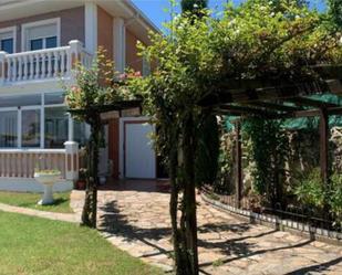 Jardí de Casa adosada en venda en Villarcayo de Merindad de Castilla la Vieja amb Terrassa i Piscina