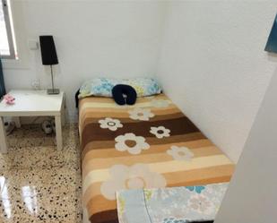 Bedroom of Attic to share in Santa Coloma de Gramenet