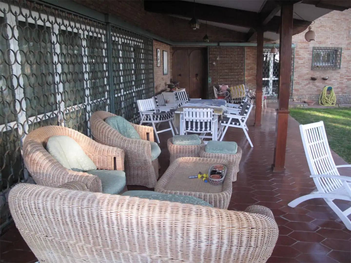 Casa o xalet en venda a Calle de Los Cipreses, 9, Cabopino - Artola Terrassa de Casa o xalet en venda en Marbella amb Terrassa, Piscina i Balcó