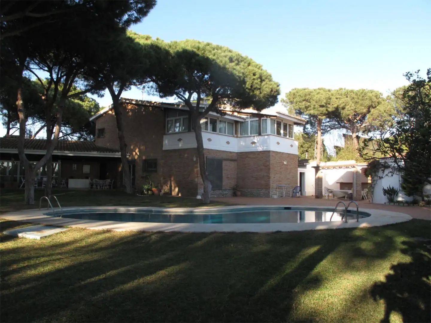 Casa o xalet en venda a Calle de Los Cipreses, 9, Cabopino - Artola Jardí de Casa o xalet en venda en Marbella amb Terrassa, Piscina i Balcó