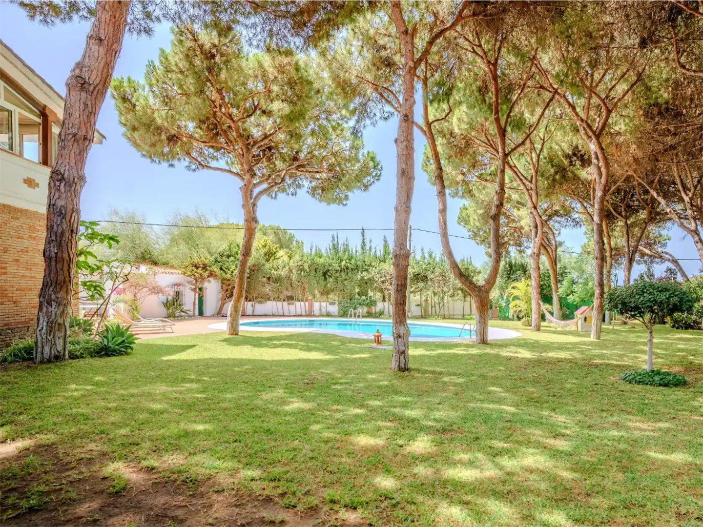 Casa o xalet en venda a Calle de Los Cipreses, 9, Cabopino - Artola Jardí de Casa o xalet en venda en Marbella amb Terrassa, Piscina i Balcó