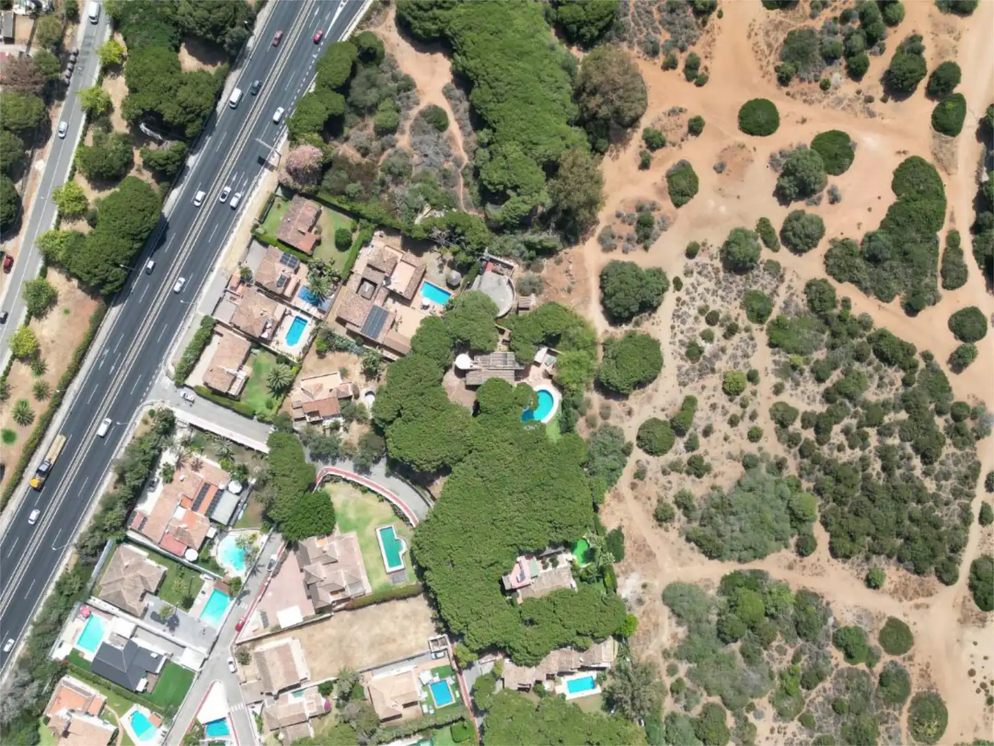 Casa o xalet en venda a Calle de Los Cipreses, 9, Cabopino - Artola Vista exterior de Casa o xalet en venda en Marbella amb Terrassa, Piscina i Balcó