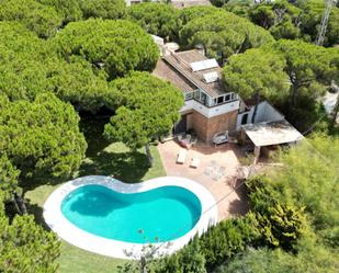 Jardí de Casa o xalet en venda en Marbella amb Terrassa, Piscina i Balcó