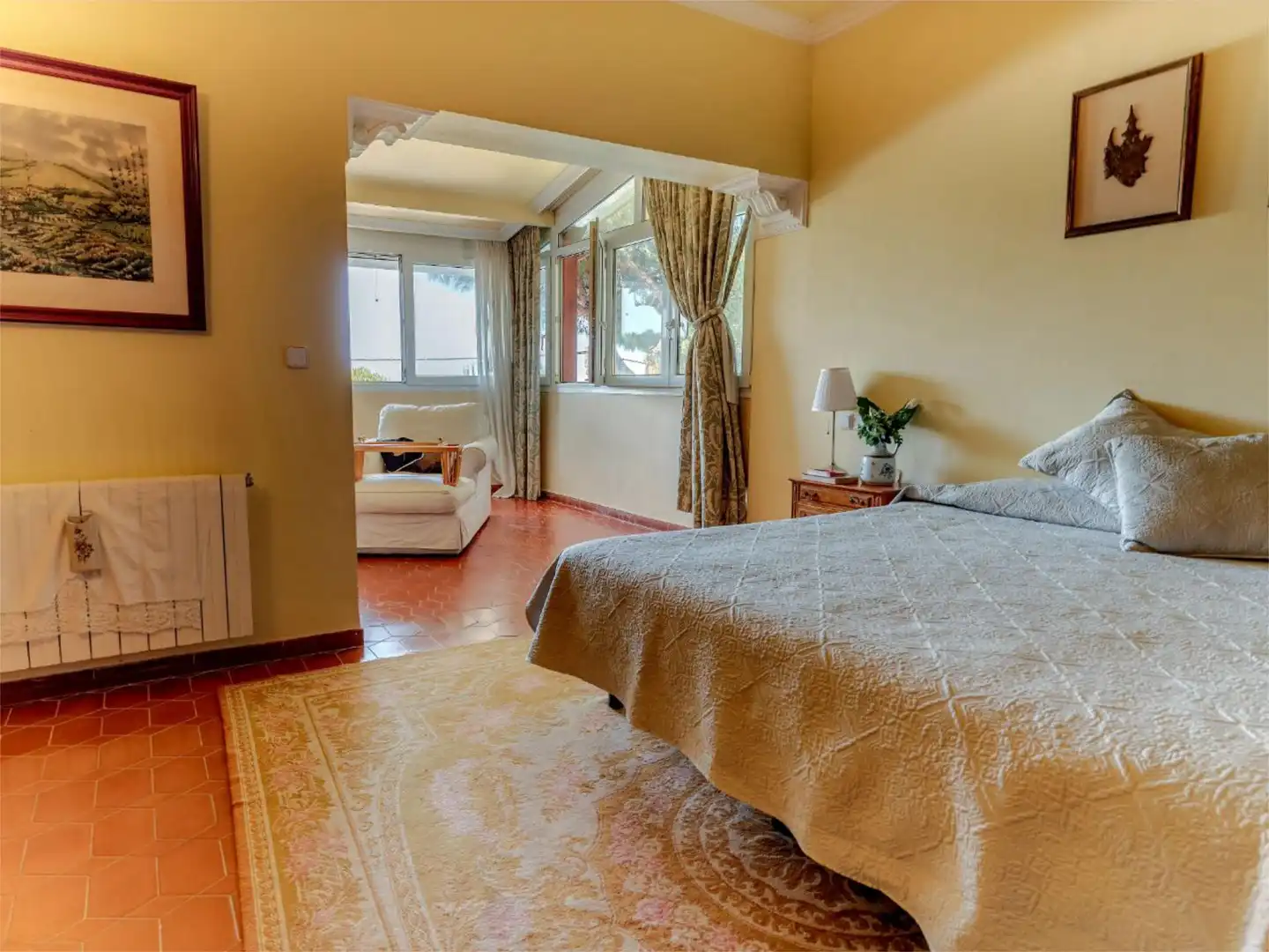 Casa o xalet en venda a Calle de Los Cipreses, 9, Cabopino - Artola Dormitori de Casa o xalet en venda en Marbella amb Terrassa, Piscina i Balcó