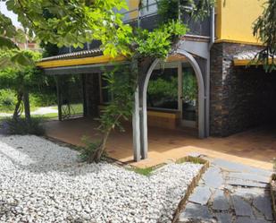 Jardí de Casa adosada en venda en La Moraleja amb Aire condicionat, Terrassa i Piscina