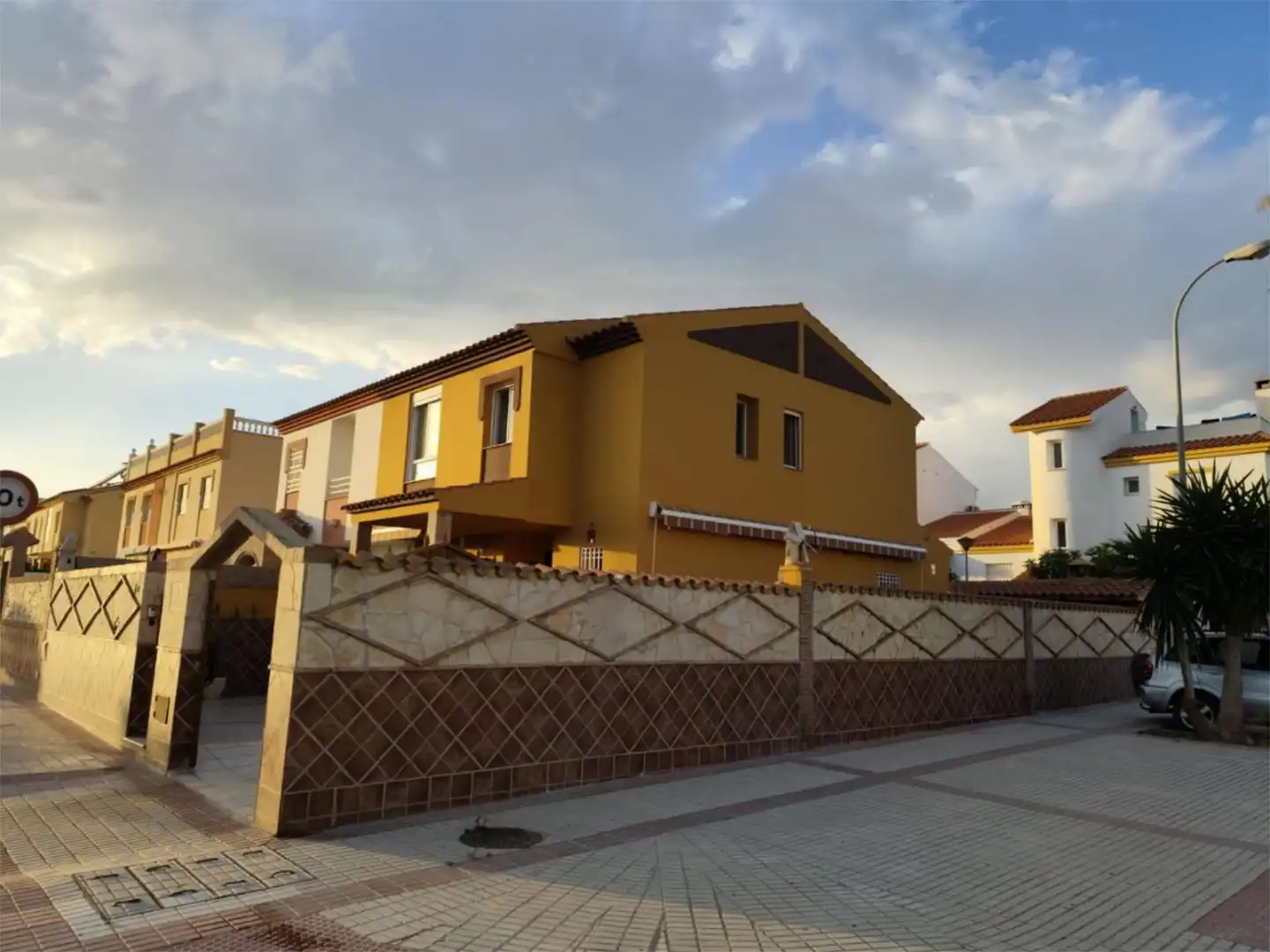 Casa o chalet de alquiler en Calle Aloe Vera, 35, Capuchinos - Los Olivos Vista exterior de Casa o chalet de alquiler en Vélez-Málaga con Aire acondicionado, Calefacción y Jardín privado