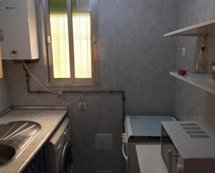 Kitchen of Flat to share in  Sevilla Capital  with Air Conditioner